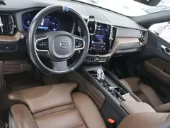 2023 Volvo XC60 4WD Luxury, белый — фото 10