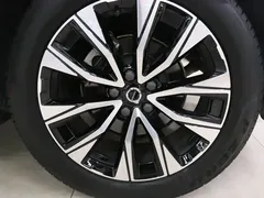 2023 Volvo XC60 4WD Luxury, белый — фото 17