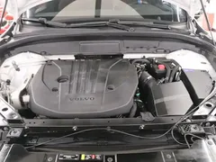 2023 Volvo XC60 4WD Luxury, белый — фото 19