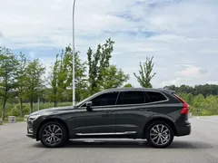 2021 Volvo XC60 4WD Luxury, чёрный — фото 4