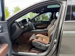 2021 Volvo XC60 4WD Luxury, чёрный — фото 5