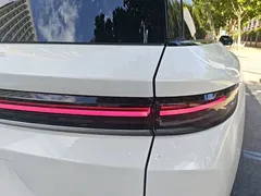 2025 Li Auto i8 Standard, белый — фото 8