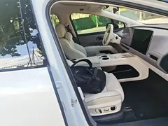 2025 Li Auto i8 Standard, белый — фото 25