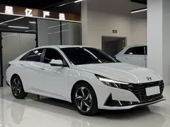 2022 Hyundai Elantra 1.5L CVT LUX Premium, белый — фото 3