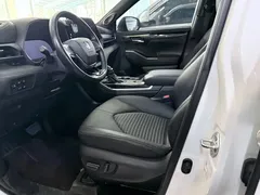 2022 Toyota Crown Kluger 2.5L HEV 4WD Premium, белый — фото 8