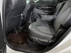 2022 Toyota Crown Kluger 2.5L HEV 4WD Premium, белый — фото 11