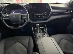 2022 Toyota Crown Kluger 2.5L HEV 4WD Premium, белый — фото 13