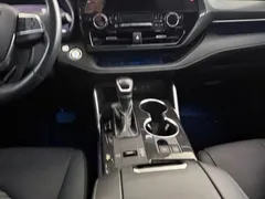 2022 Toyota Crown Kluger 2.5L HEV 4WD Premium, белый — фото 16