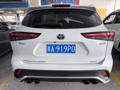 2022 Toyota Crown Kluger 2.5L HEV 4WD Premium, белый — фото 18