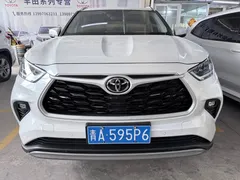 2022 Toyota Highlander 380T 4WD 7, белый — фото 2