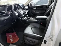 2022 Toyota Highlander 380T 4WD 7, белый — фото 8