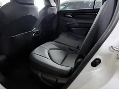 2022 Toyota Highlander 380T 4WD 7, белый — фото 11
