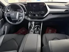 2022 Toyota Highlander 380T 4WD 7, белый — фото 15
