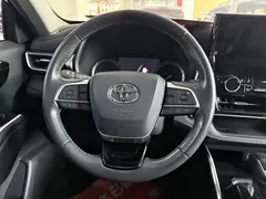 2022 Toyota Highlander 380T 4WD 7, белый — фото 16