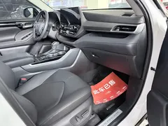 2022 Toyota Highlander 380T 4WD 7, белый — фото 19