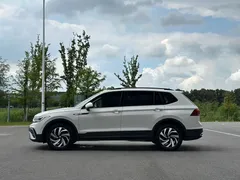 2022 Volkswagen Tiguan L 330TSI AT 2WD Comfort, белый — фото 4
