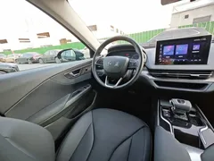 2023 Hongqi E-QM5, чёрный — фото 6
