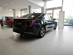 2023 Hongqi E-QM5, чёрный — фото 13