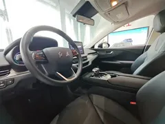 2023 Hongqi E-QM5, чёрный — фото 11
