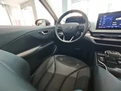 2023 Hongqi E-QM5, чёрный — фото 12