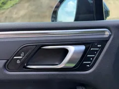 2021 Porsche Macan 2.0T, зелёный — фото 13
