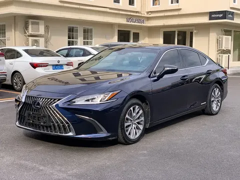 2021 Lexus ES 300h