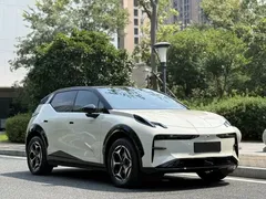 2025 Zeekr X 5-seat RWD, белый — фото 3