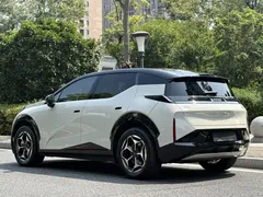 2025 Zeekr X 5-seat RWD, белый — фото 4