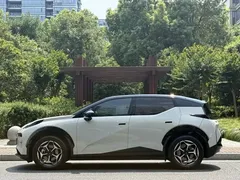 2025 Zeekr X 5-seat RWD, белый — фото 7