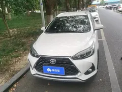 2022 Toyota Yaris L Zhixuan X 1.5L CVT PLUS, белый — фото 2