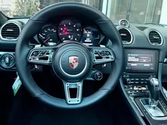 2022 Porsche 718 Boxster 2.0T — фото 8