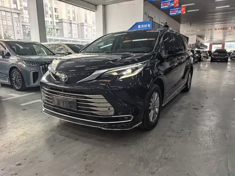 2021 Toyota Sienna 2.5L Hybrid Luxury