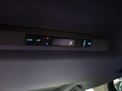 2021 Toyota Sienna 2.5L Hybrid Luxury, чёрный — фото 14