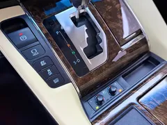 2021 Toyota Alphard Hybrid 2.5L Luxury, белый — фото 7