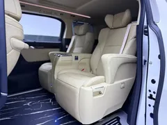 2021 Toyota Alphard Hybrid 2.5L Luxury, белый — фото 8