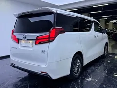 2021 Toyota Alphard Hybrid 2.5L Luxury, белый — фото 16