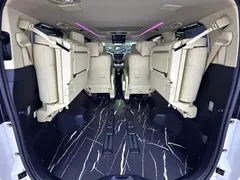 2021 Toyota Alphard Hybrid 2.5L Luxury, белый — фото 17