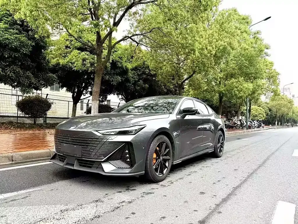 2022 Changan UNI-V 1.5T Premium