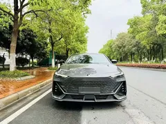 2022 Changan UNI-V 1.5T Premium — фото 2