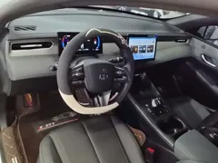2025 BYD Qin PLUS DM-i PHEV Smart Driving 55km Leading, белый — фото 6