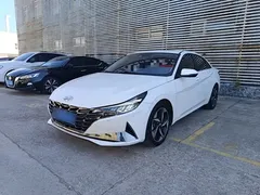2022 Hyundai Elantra 1.5L CVT LUX Premium, белый — фото 2