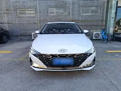 2022 Hyundai Elantra 1.5L CVT LUX Premium, белый — фото 3