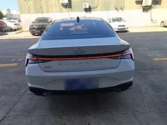 2022 Hyundai Elantra 1.5L CVT LUX Premium, белый — фото 6