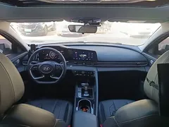 2022 Hyundai Elantra 1.5L CVT LUX Premium, белый — фото 10