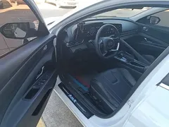 2022 Hyundai Elantra 1.5L CVT LUX Premium, белый — фото 16