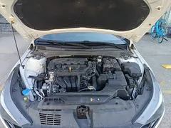 2022 Hyundai Elantra 1.5L CVT LUX Premium, белый — фото 20