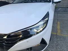 2022 Hyundai Elantra 1.5L CVT LUX Premium, белый — фото 24