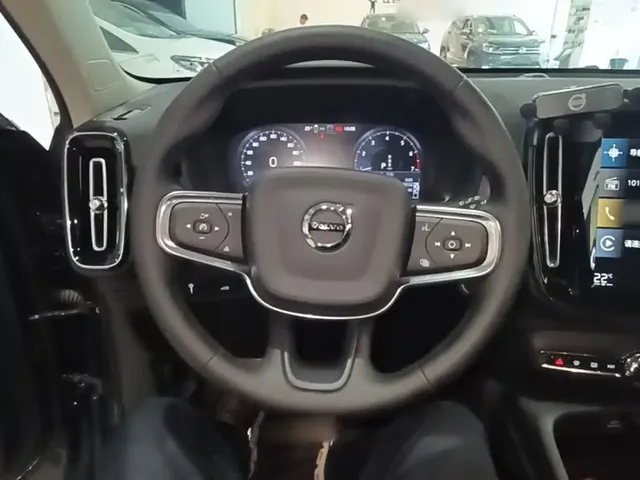 2022 Volvo XC40 4WD Fashion