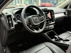 2022 Volvo XC40 4WD Fashion, синий — фото 13