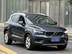 2022 Volvo XC40 4WD Fashion, синий — фото 25